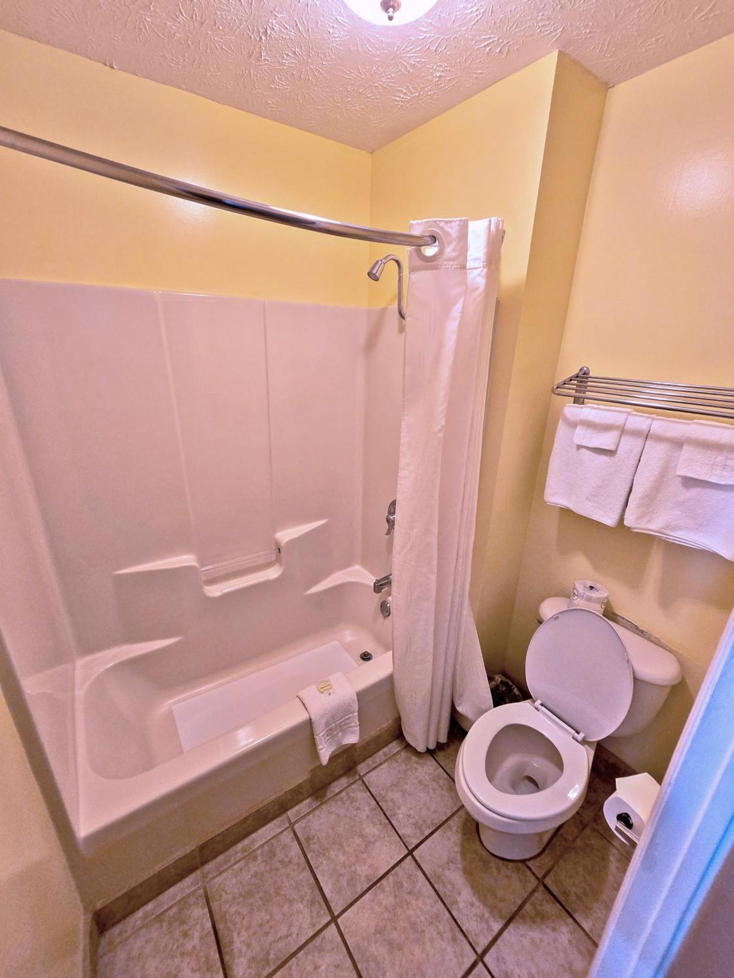 Meriwether Country Inn Warm Springs Экстерьер фото