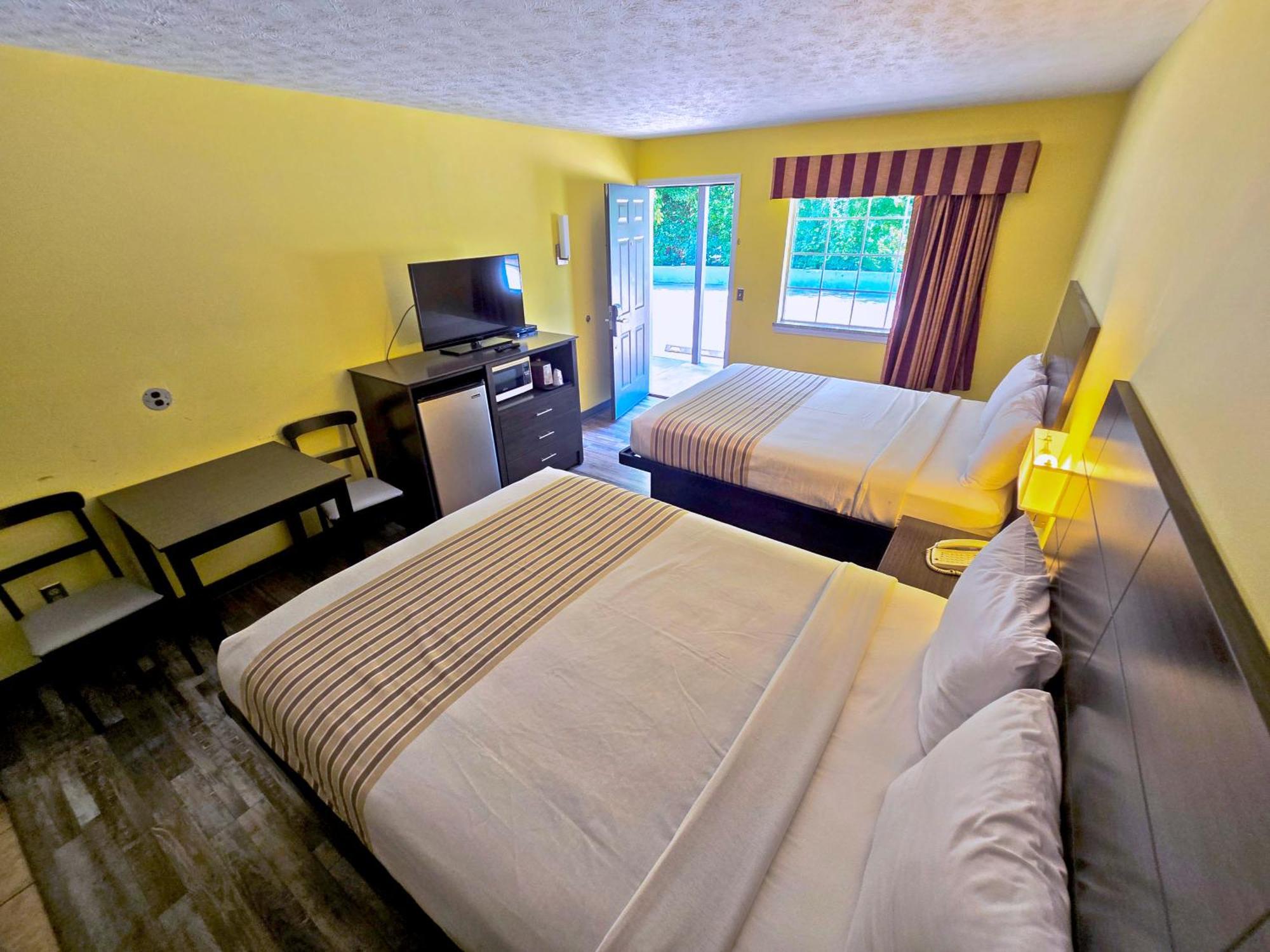 Meriwether Country Inn Warm Springs Экстерьер фото